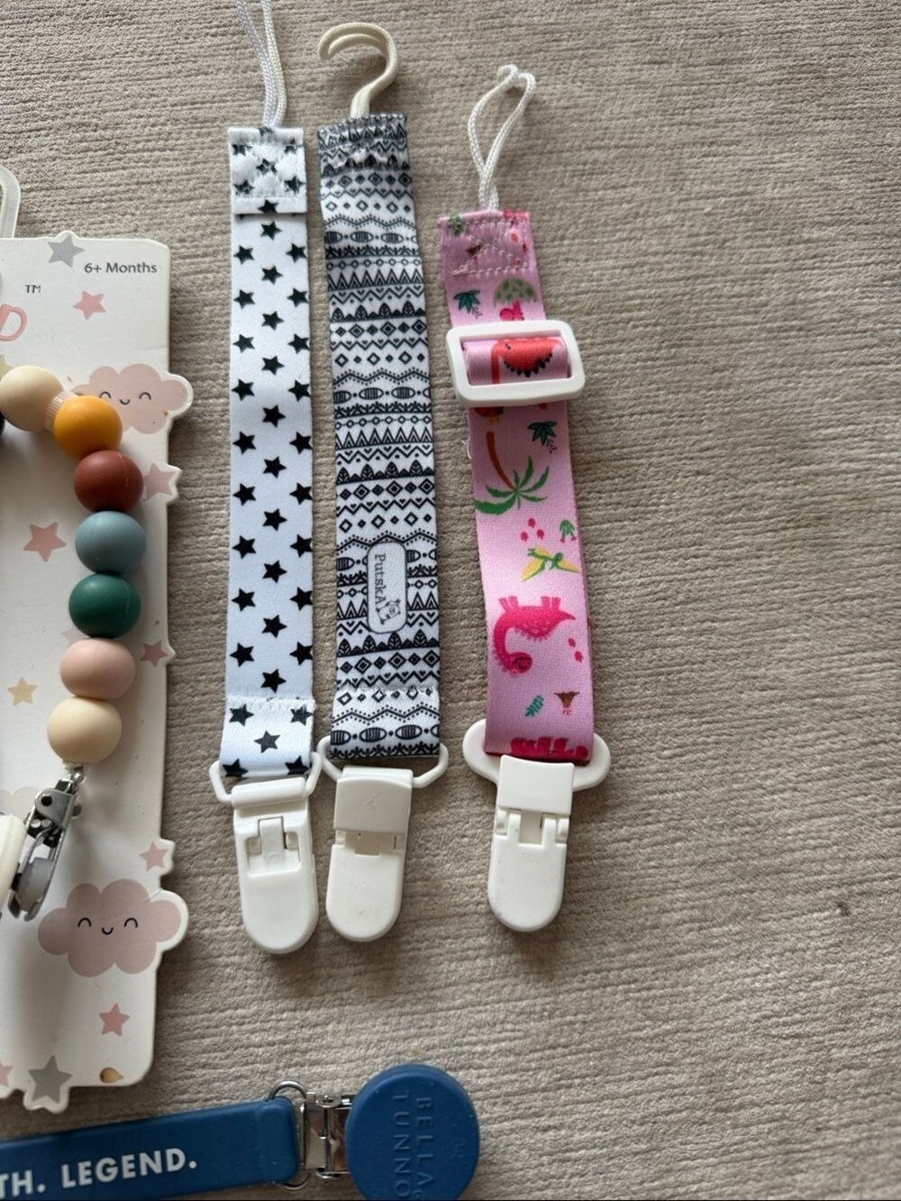 Silicone Pacifier Clips Teethers 9 - Picture 4 of 6